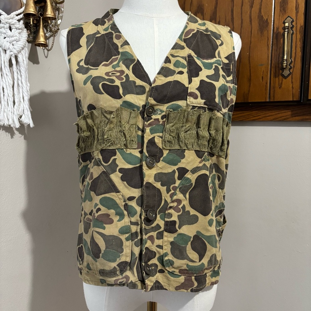 Vintage Black Sheep Brand Duck Camo Hunting Vest Shell Holder Ammo Pocket Size S